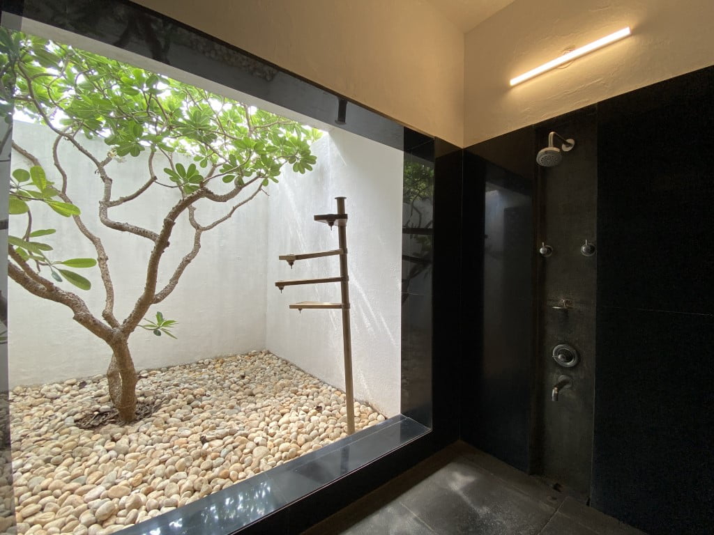 Copy of Raintree Villa_01_Bedroom two_Common Bathroom
