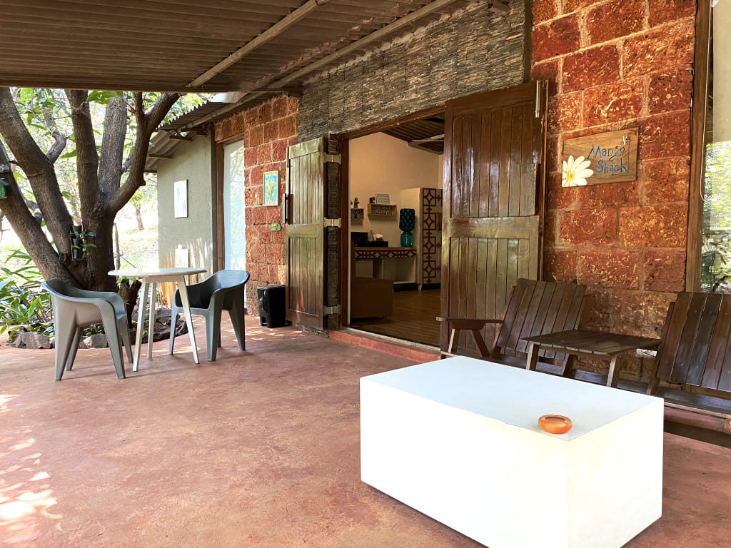 Mango Shack_01_Patio